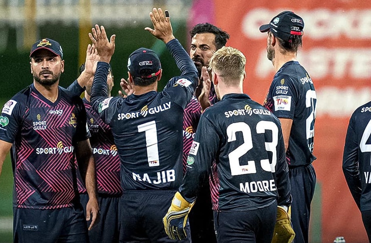 Odean Smith leads Deccan Gladiators to victory in the T10 League.