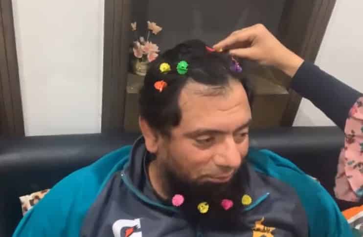 WATCH: Here's how Pakistani coach welcomed at home