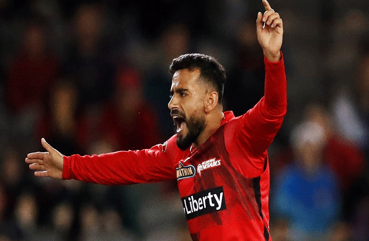 Melbourne Renegades beat Adelaide Strikers in a thriller