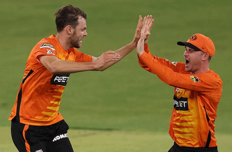 Perth Scorchers beat Brisbane Heat in a thriller