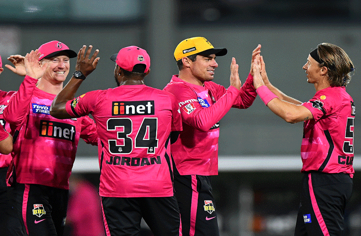 Sydney Sixers thump Hobart Hurricanes in Big Bash League
