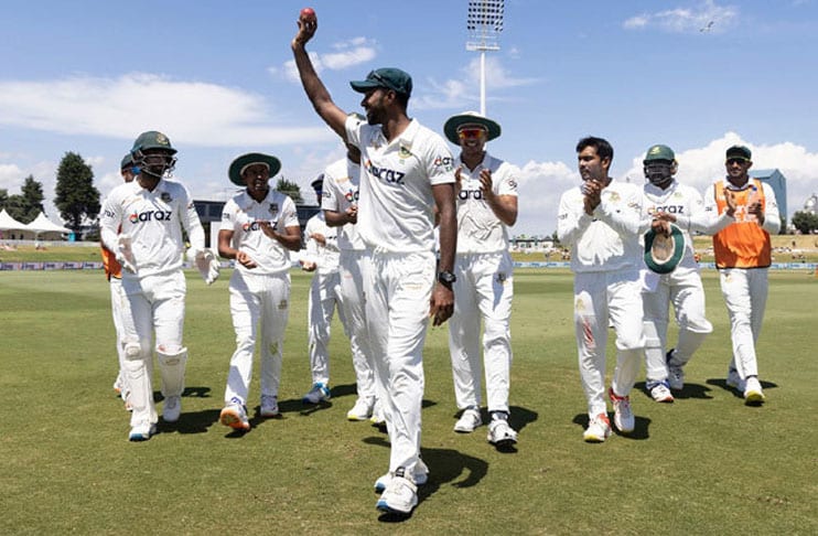 Cricket world praise Bangladesh for beating World Test champions