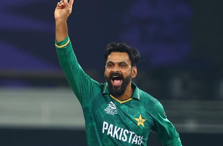 Fans, cricketers bid farewell to Hafeez from international cricket