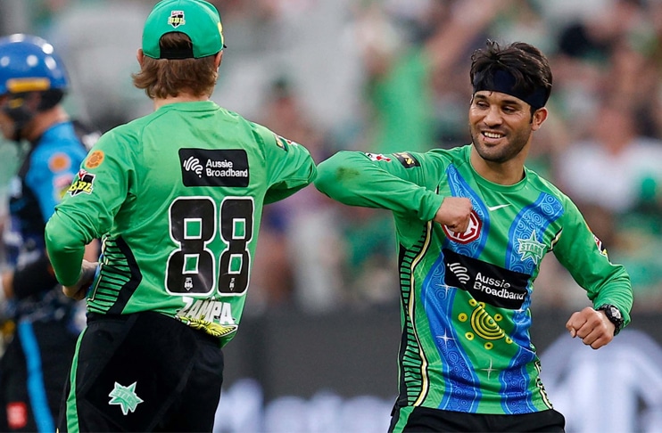 Joe Clarke powers Melbourne Stars to their fourth victory in BBL