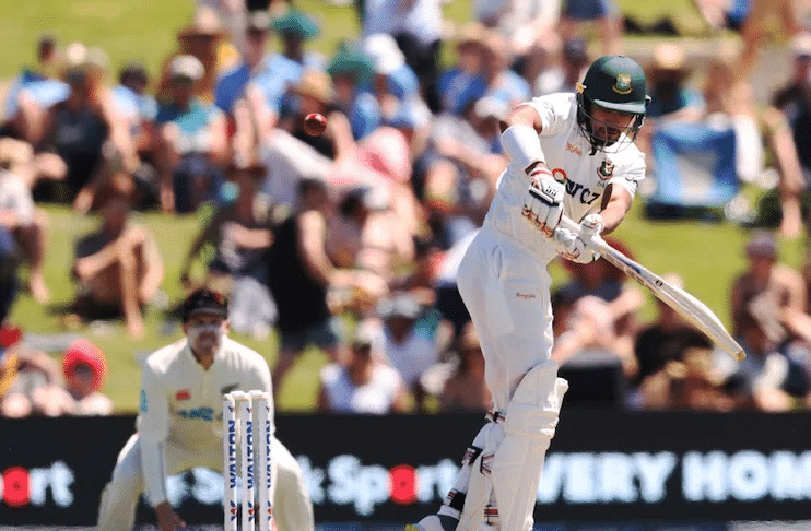 Batters retaliate to keep Bangladesh in the hunt
