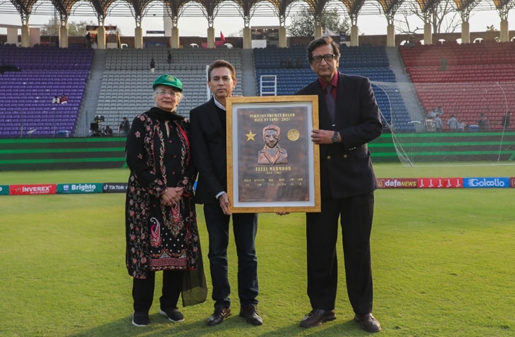 PCB formally inducts Fazal Mahmood into the Hall of Fame