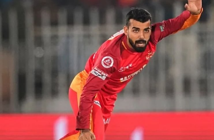Shadab resumes training, likely to lead Islamabad in playoffs