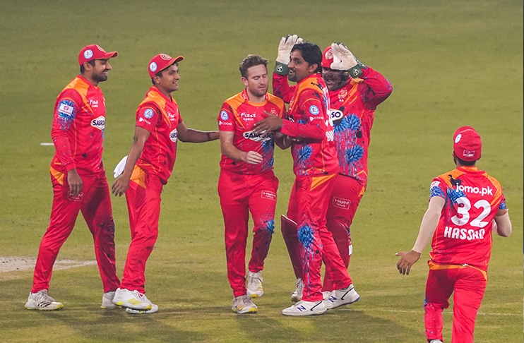 Imad, Qasim fight out but United manage to beat Kings in a nail-biter