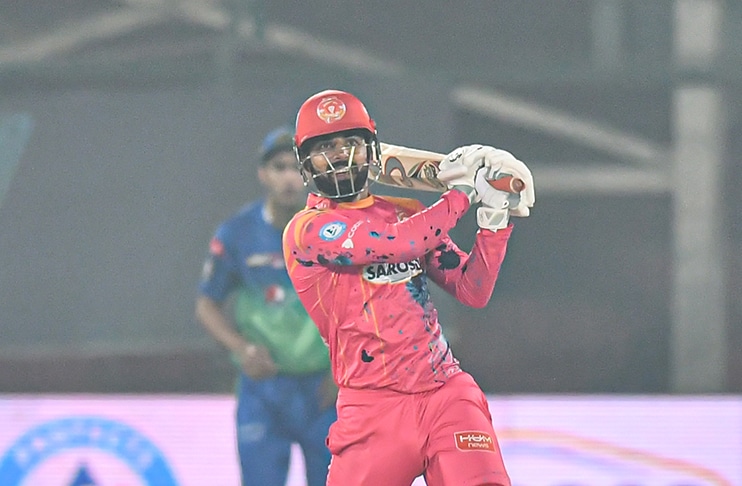 Shadab’s effort goes in vain as Sultans defend another target