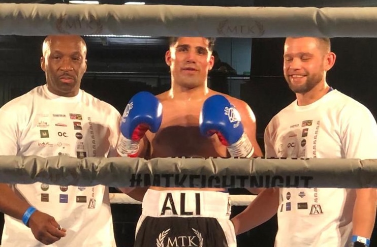 British-Pakistani boxer Ali wins seventh consecutive boxing bout