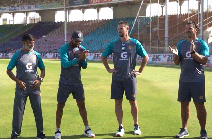Bowling coach Shaun Tait joins the Pakistan squad amidst second Test