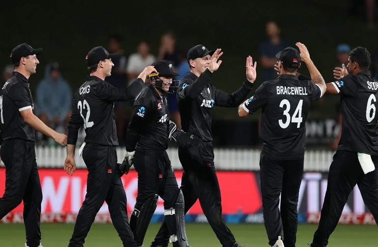 Bracewell's hat-trick bolsters New Zealand to sink Ireland after Cleaver 78*