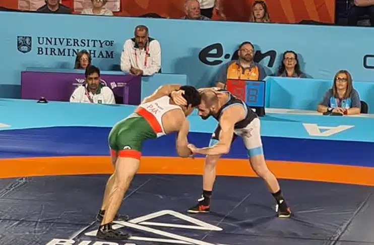 Sharif, Ali qualify for CWG Wrestling semi-finals in respective categories