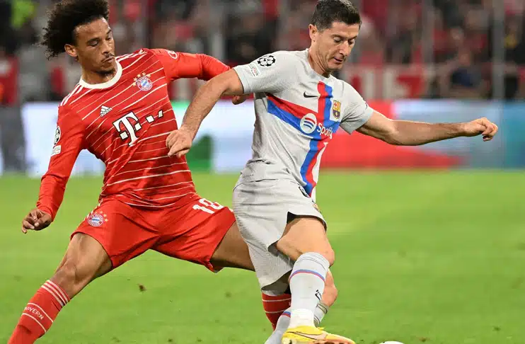 Bayern beat Barcelona on Lewandowski return, Liverpool grab late winner