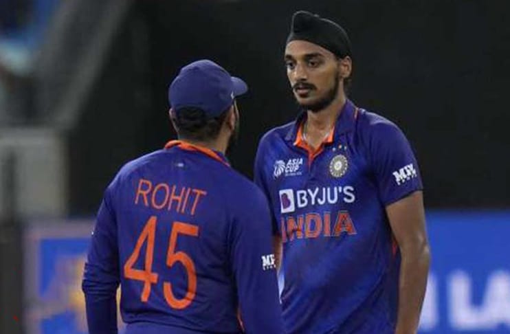 Watch: Rohit Sharma turns his back on Arshdeep during Sri Lanka match