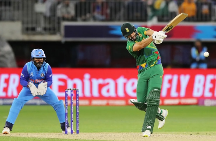 South Africa edge India, dent Pakistan's semi-final berth hopes