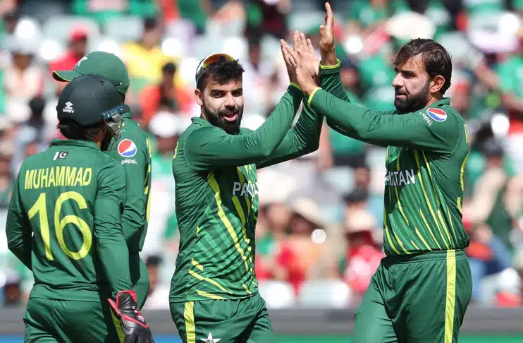 Pakistan down Bangladesh to book T20 WC semi-final berth