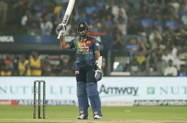 Shanaka's fireworks power Sri Lanka to thump India in second T20I