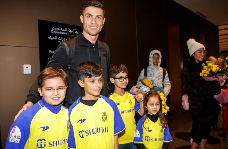 Ronaldo arrives in Saudi Arabia ahead of grand unveiling by Al Nassr