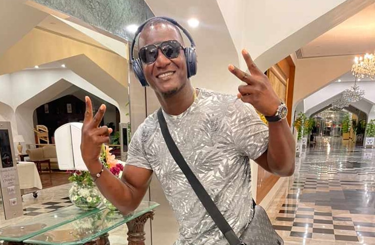 Peshawar Zalmi head coach Sammy reaches Karachi for PSL 8