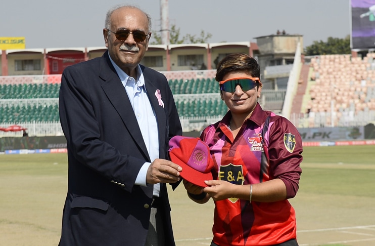 Nida Dar receives ICC T20I team of the year cap
