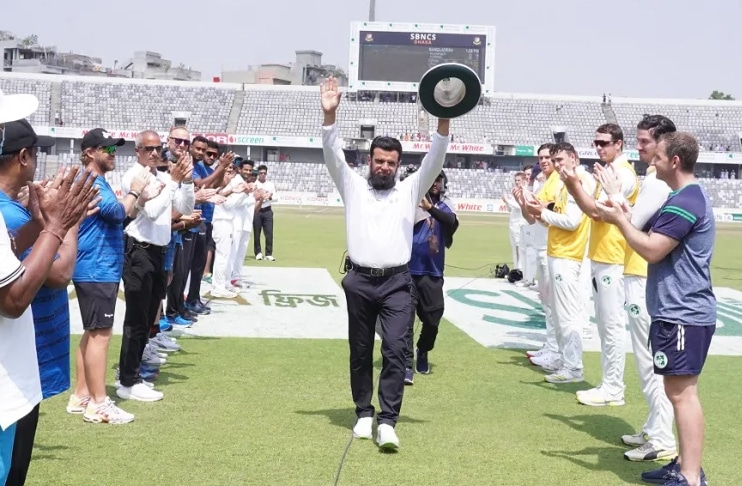 Aleem Dar given guard of honour after final Test of umpiring career