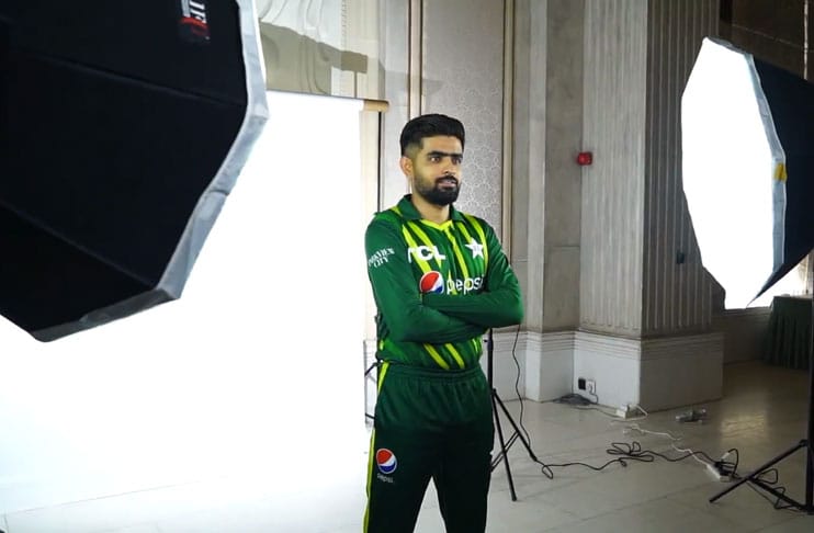 WATCH: Pakistan, New Zealand players pose for picture ahead of white-ball series