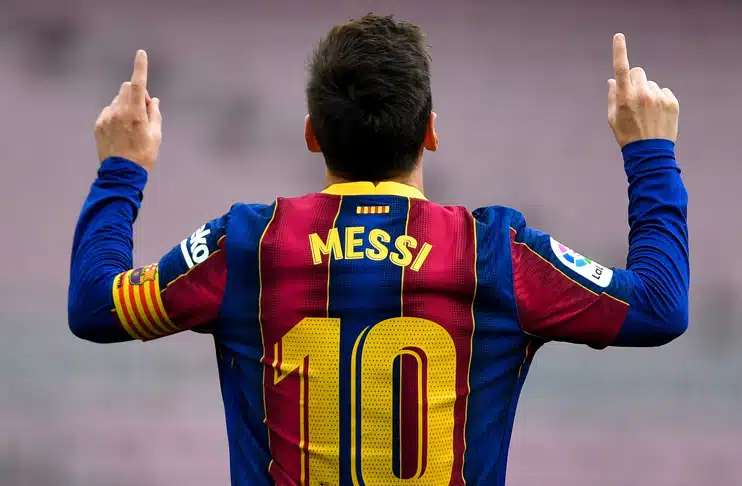 Barca fans chant Messi's name amid PSG exit talk