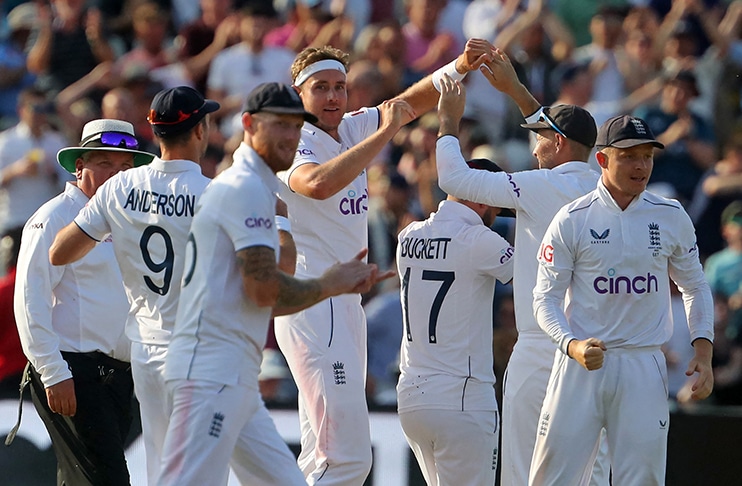Stuart Broad revives England's victory bid in Ashes opener