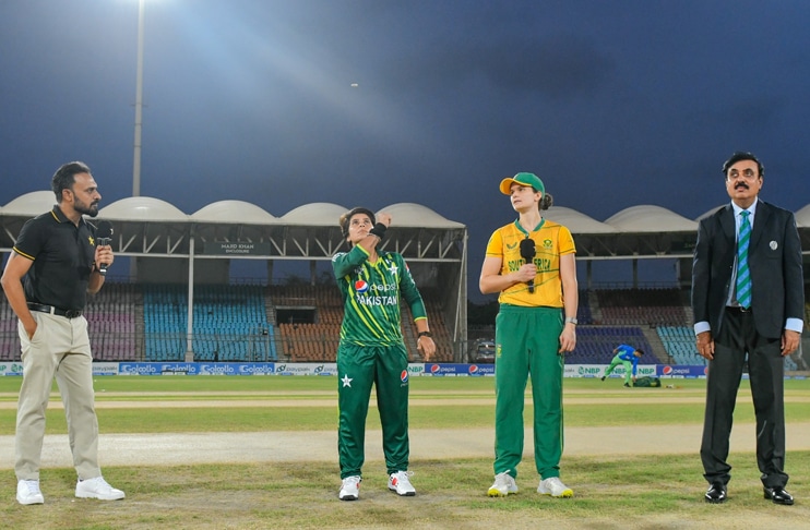 PAKW vs SAW: South Africa opt to bowl first against Pakistan in third T20I