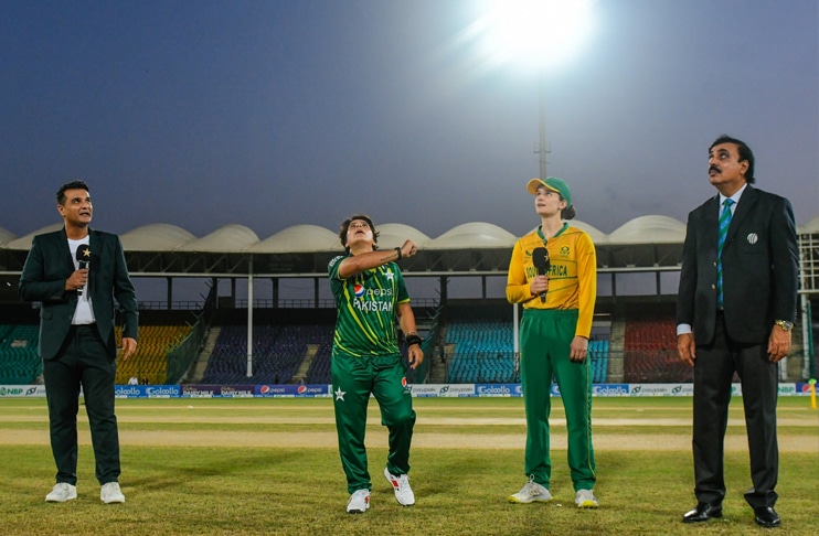 Pakistan win toss, put South Africa into bat in first Women's T20I