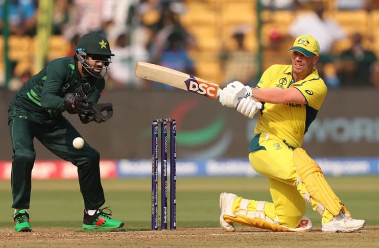 Warner, Marsh tons aid Australia thump Pakistan