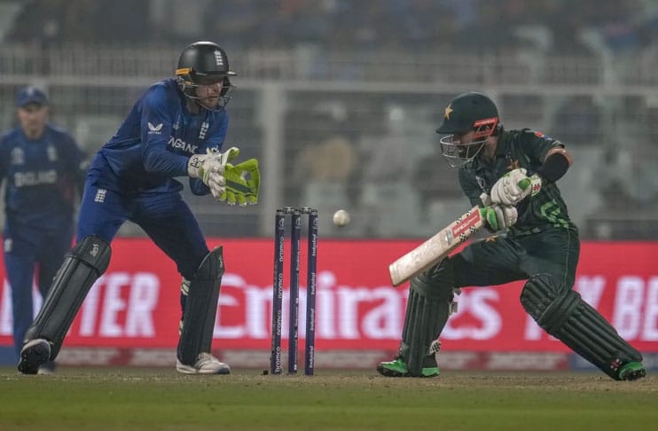 England thump Pakistan to confirm Champions Trophy berth