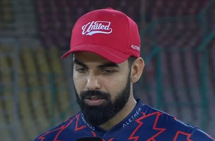 Shadab-Khan-Islamabad-United-toss-Karachi-Kings-PSL-9