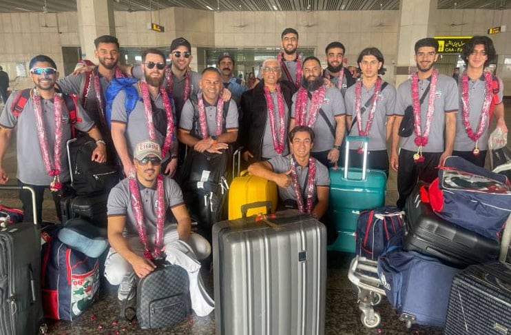 Pakistan cricketers extend support for touring London club cricketers