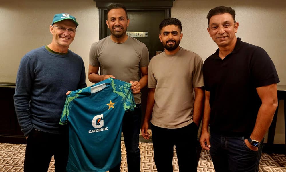 Gary Kirsten joins Pakistan team in Leeds ahead of first England T20I