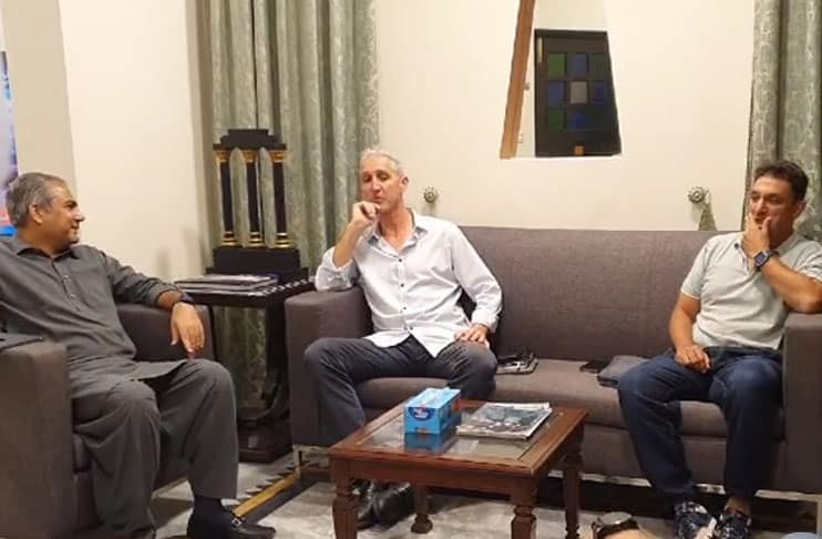 PCB Chairman holds meeting with Pakistan coaches