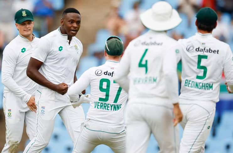 Pacers keep South Africa on top after Bosch's 81* in first Pakistan Test