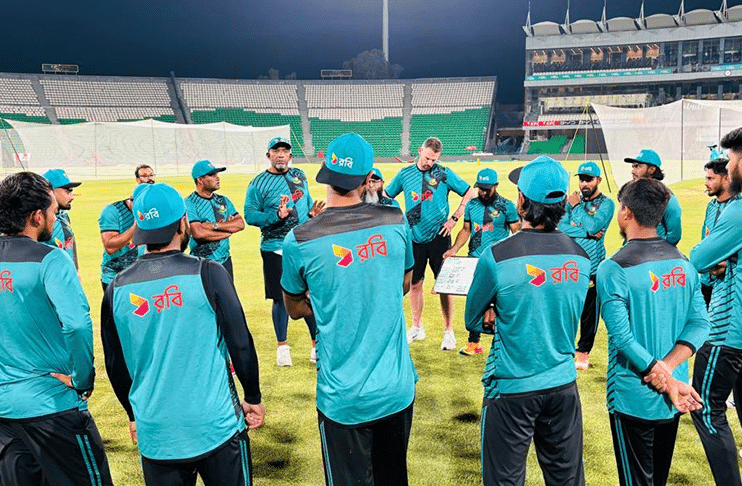 Bangladesh coach Simmons aims for strong performance against Pakistan