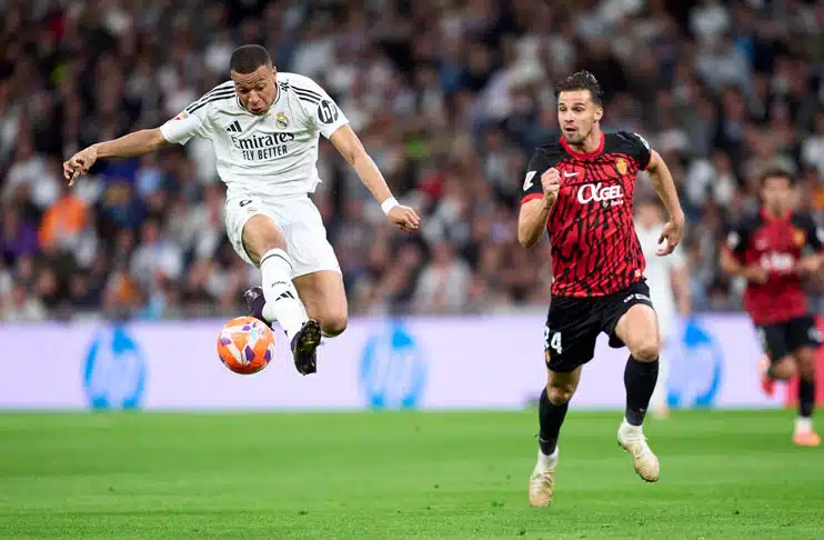 Real Madrid delay Barcelona celebrations with La Liga win over Mallorca