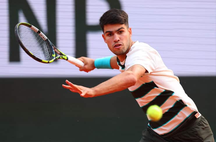 Carlos Alcaraz grinds past Ben Shelton to reach French Open last eight