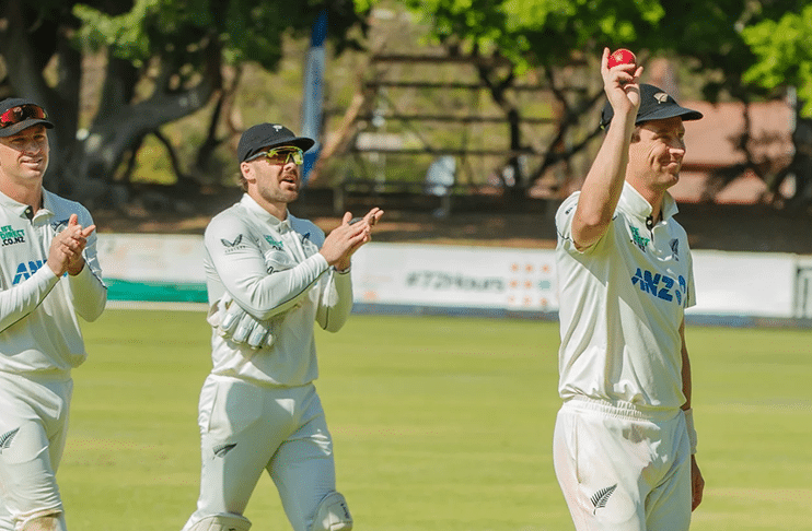 Matt Henry stars again as New Zealand dominate Zimbabwe on opening day