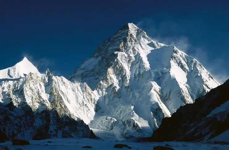 Chinese mountaineer Guan Jing dies on Pakistan's K2