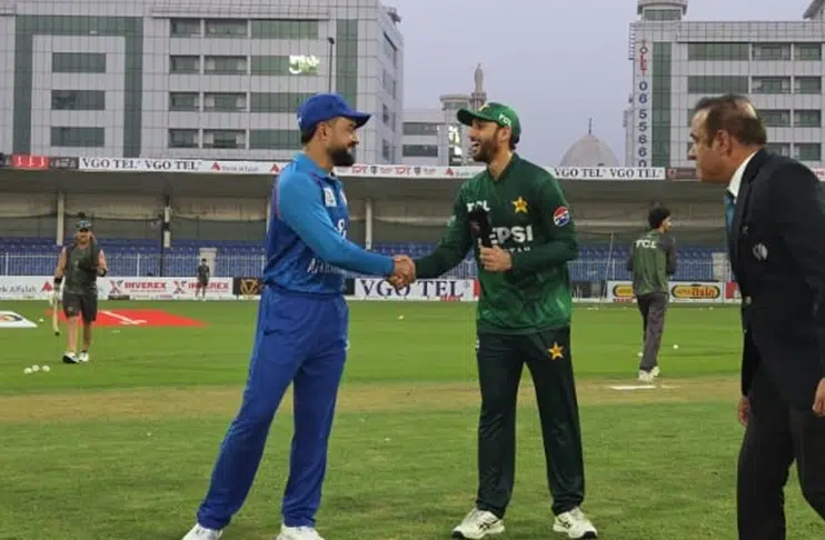 Pakistan win toss against Afghanistan in tri-series final