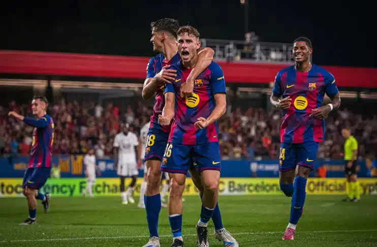 Champions Barcelona crush Valencia 6-0 in La Liga