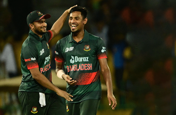 Thandi Nyutonning yalangoch fotosuratlari