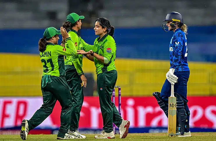 Rain denies Pakistan historic Women's World Cup win over England