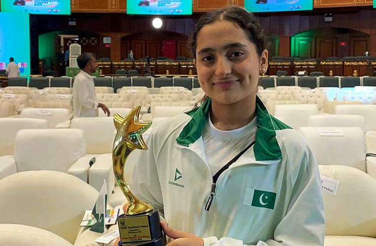 13-year-old Mahnoor Ali creates history in Pakistan Squash
