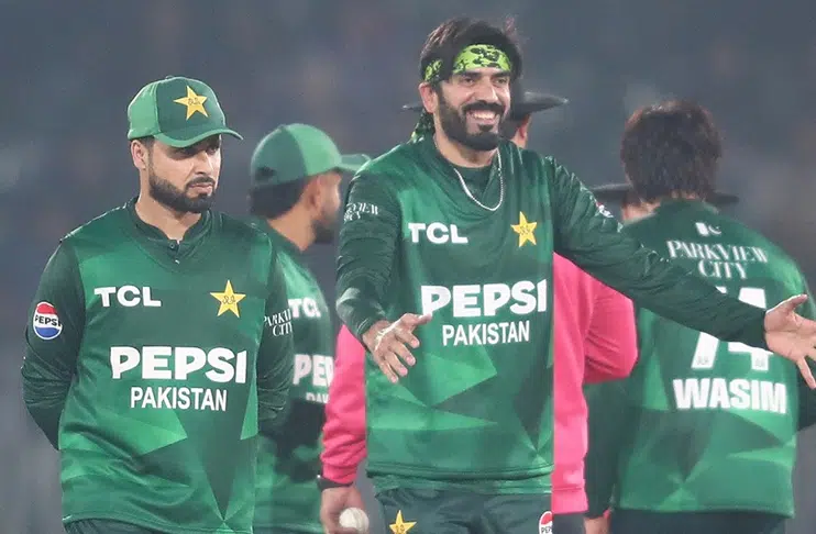 Babar, Usman star as Pakistan storm into Tri-Series final
