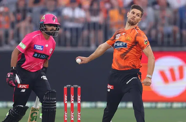 Connolly stars as Scorchers outplay Sixers in BBL 15 opener